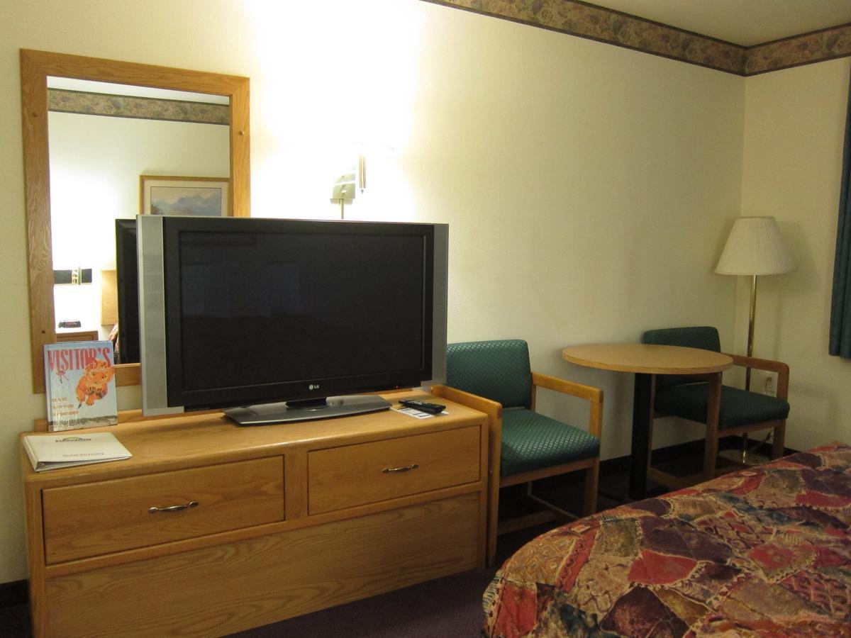 Days Inn By Wyndham Ocean Shores Szoba fotó